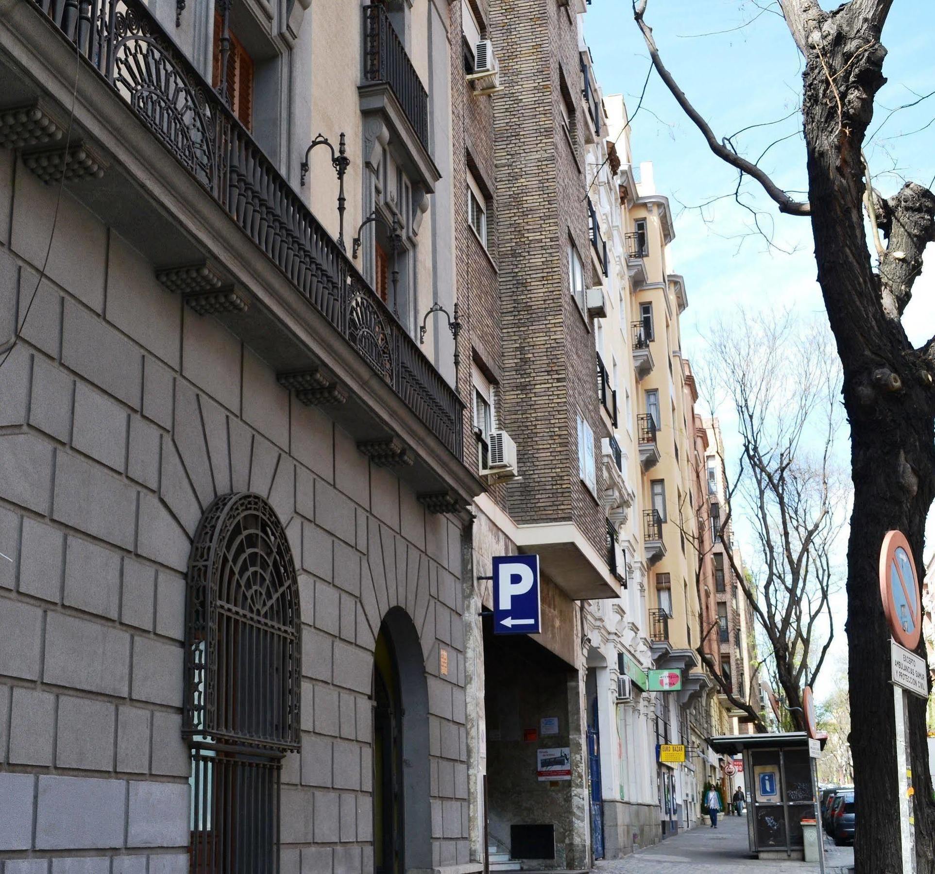 Apartamentos Arapiles Madrid Exterior foto