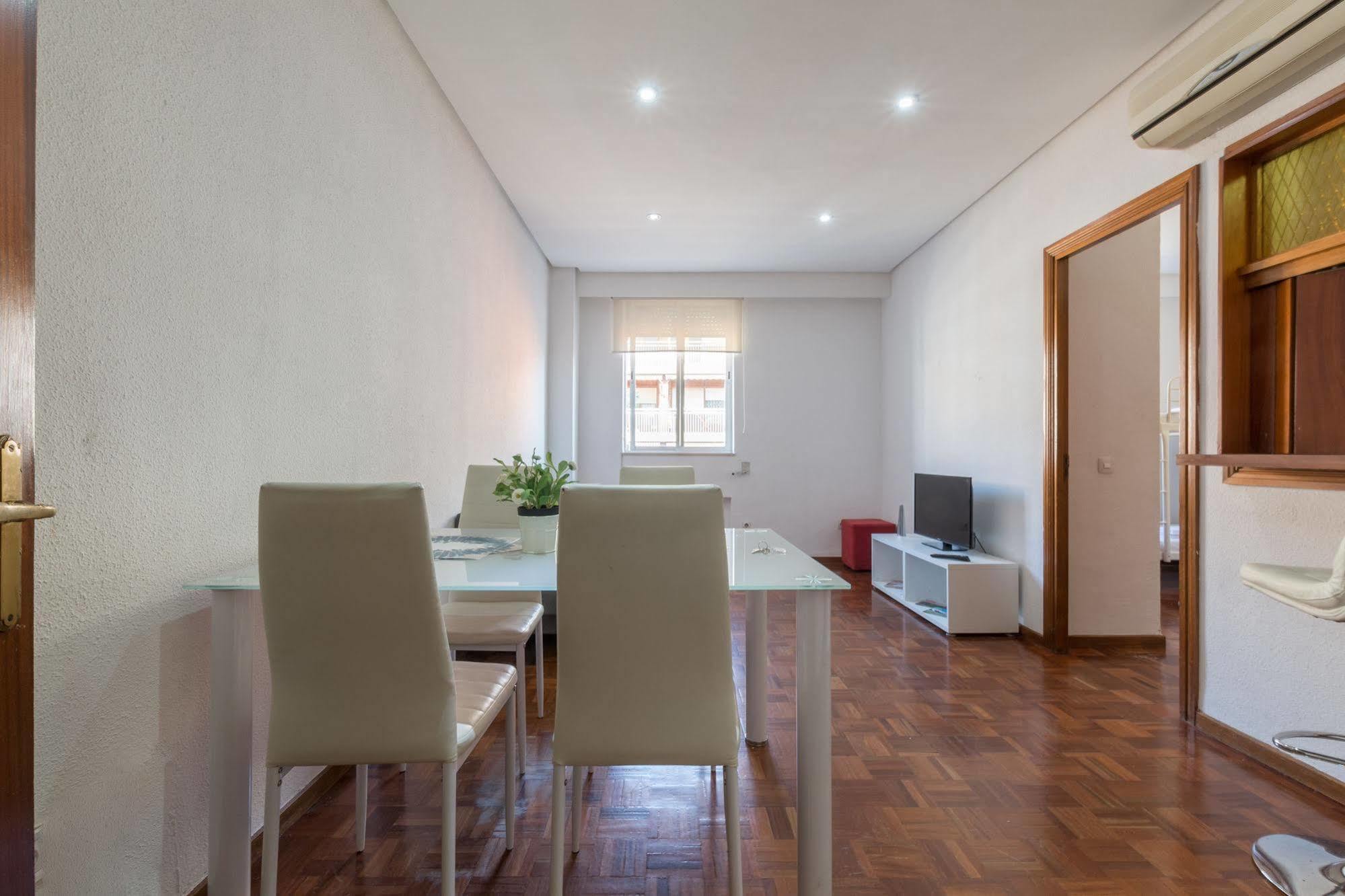 Apartamentos Arapiles Madrid Exterior foto