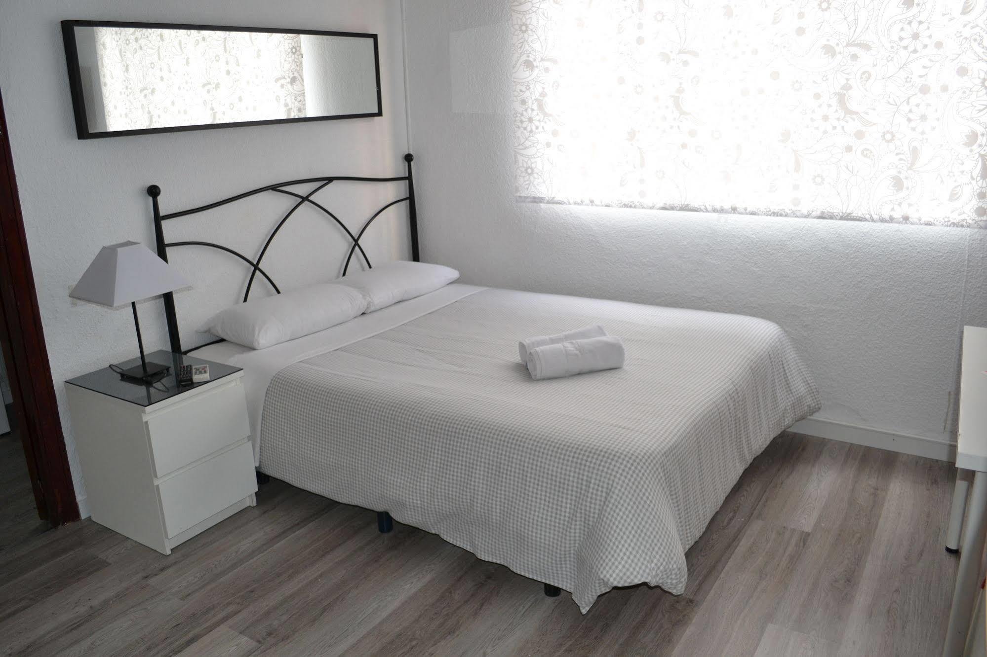 Apartamentos Arapiles Madrid Exterior foto