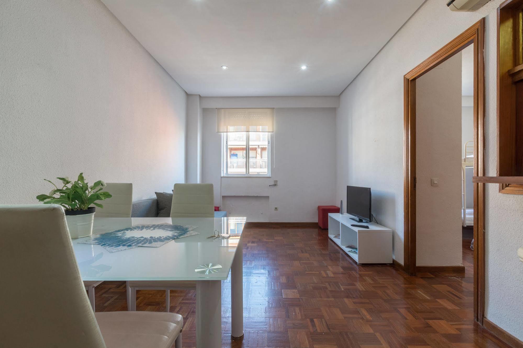 Apartamentos Arapiles Madrid Exterior foto